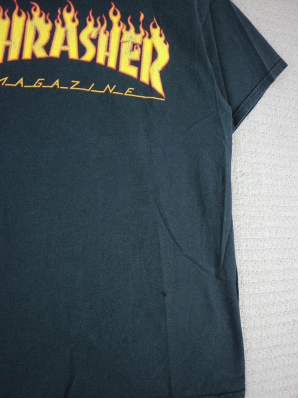 Thrasher Flame Logo Cotton Skateboard Tee Shirt Mens Medium Faded - Picture 3 of 10